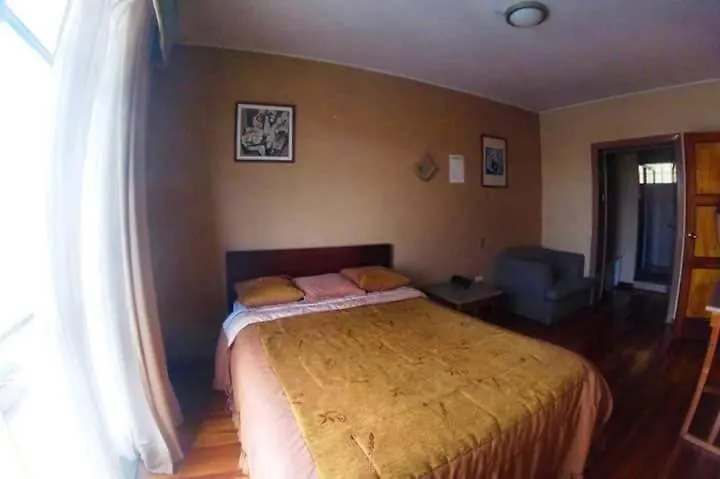 Hotel Atenas Куэнка Гостевой дом